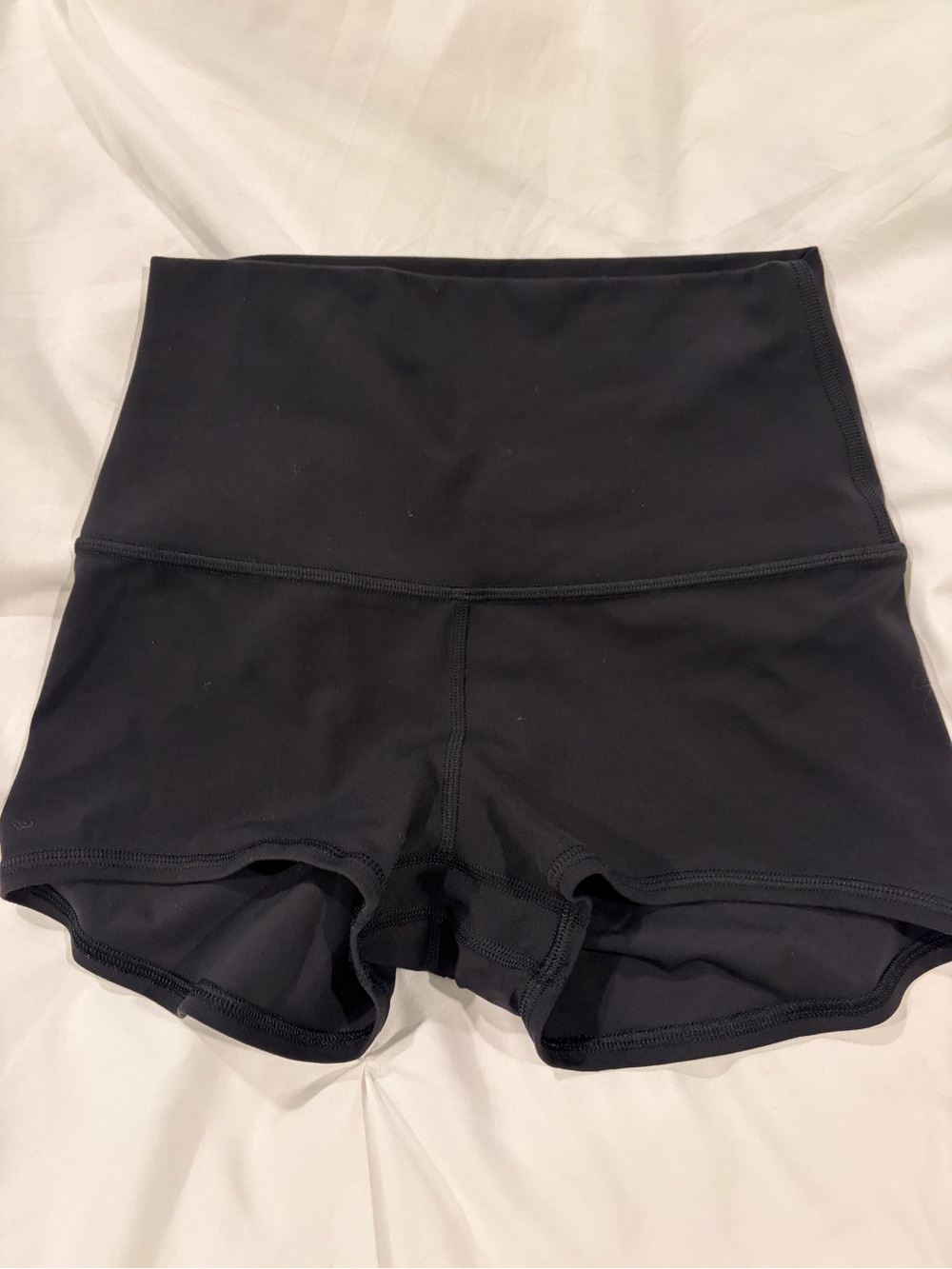 Lululemon Black High Rise Short Shorts Size 4 LW7C02S - Picture 2 of 3